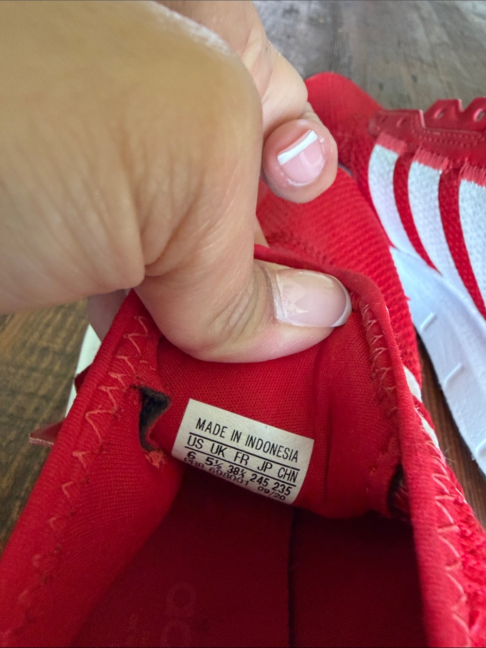 adidas women’s red and White Athletic Sneakers-Sz 6 - Picture 4 of 6